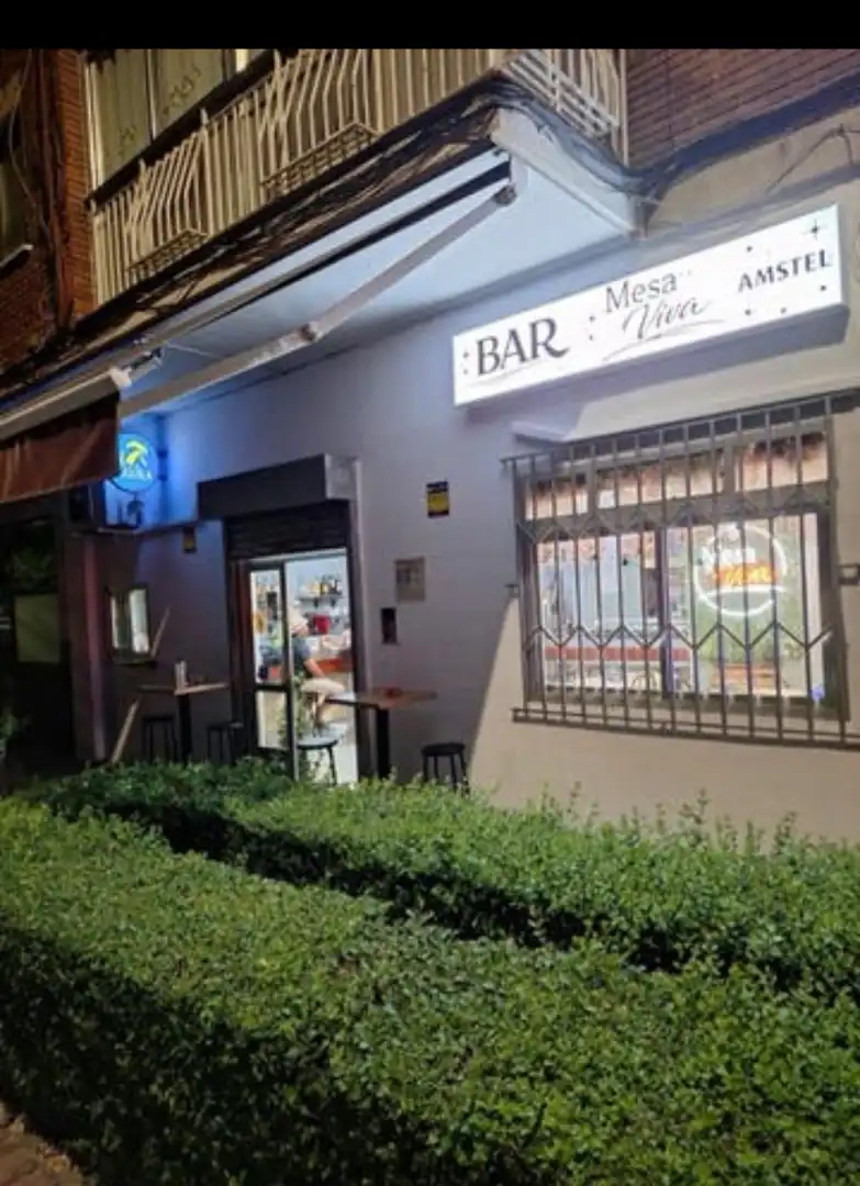 Local comercial de lloguer a Paseo de Chile 16