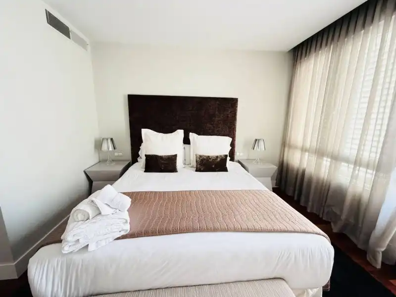 Bedroom of Apartments for rent in Madrid  with Air Conditioner, Private garden and Parquet flooring