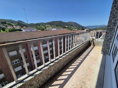 Vista exterior de Pis en venda en Grado amb Calefacció i Terrassa
