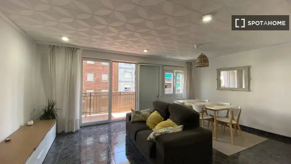 Wohnung mit Terrasse zur Miete in Quatre Carreres