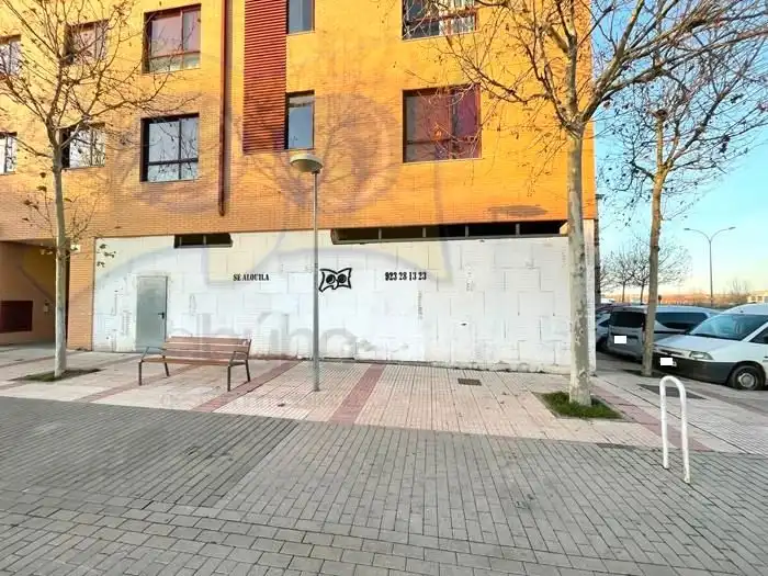 Vista exterior de Local de lloguer en Salamanca