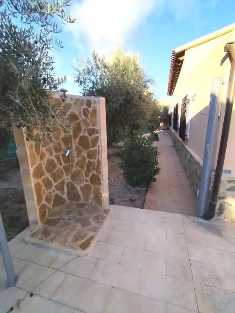 Terrassa de Pis en venda en Elche de la Sierra amb Aire condicionat, Jardí privat i Piscina