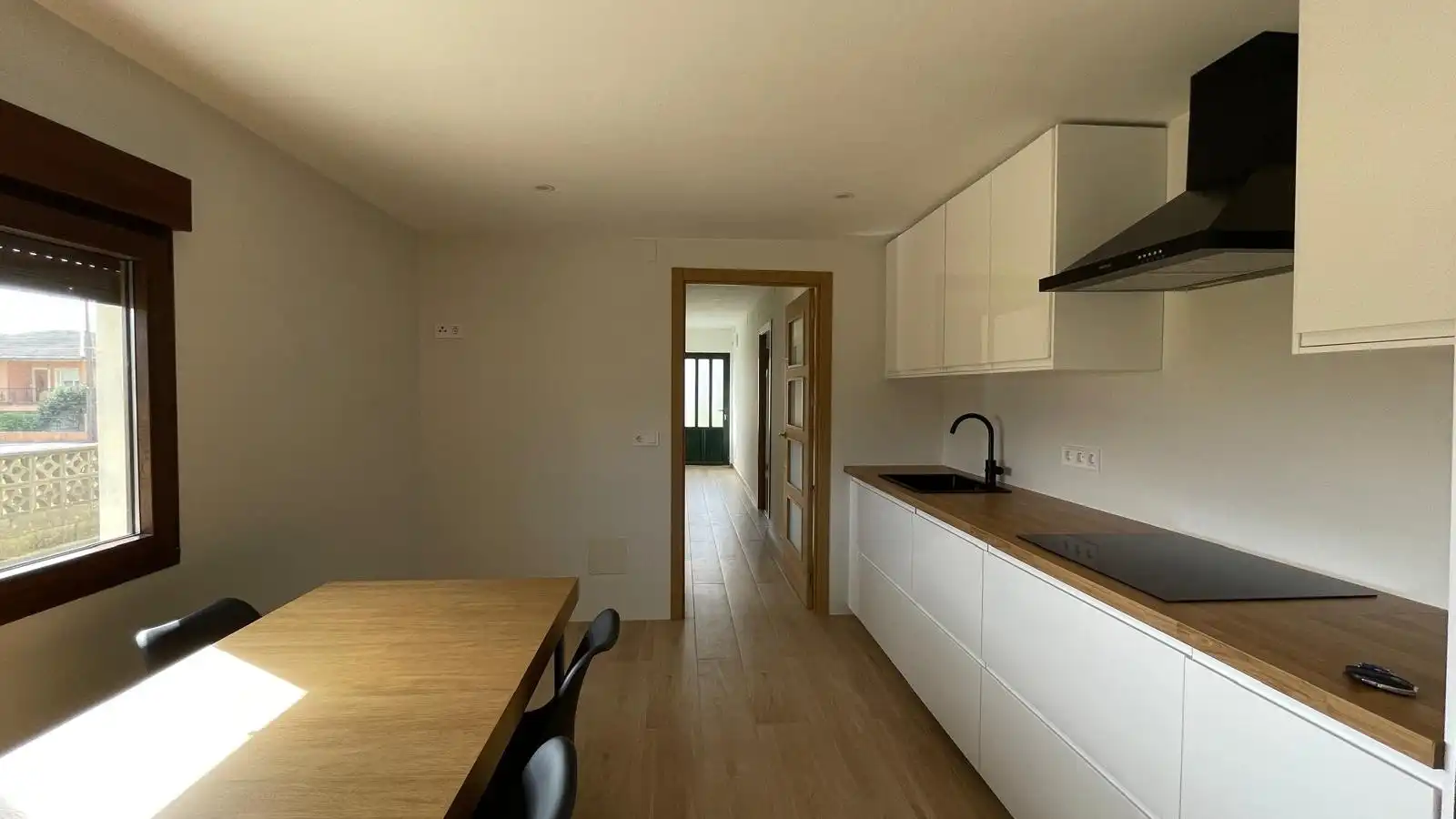 Cuina de Casa o xalet en venda en Ferrol amb Jardí privat, Parquet i Traster