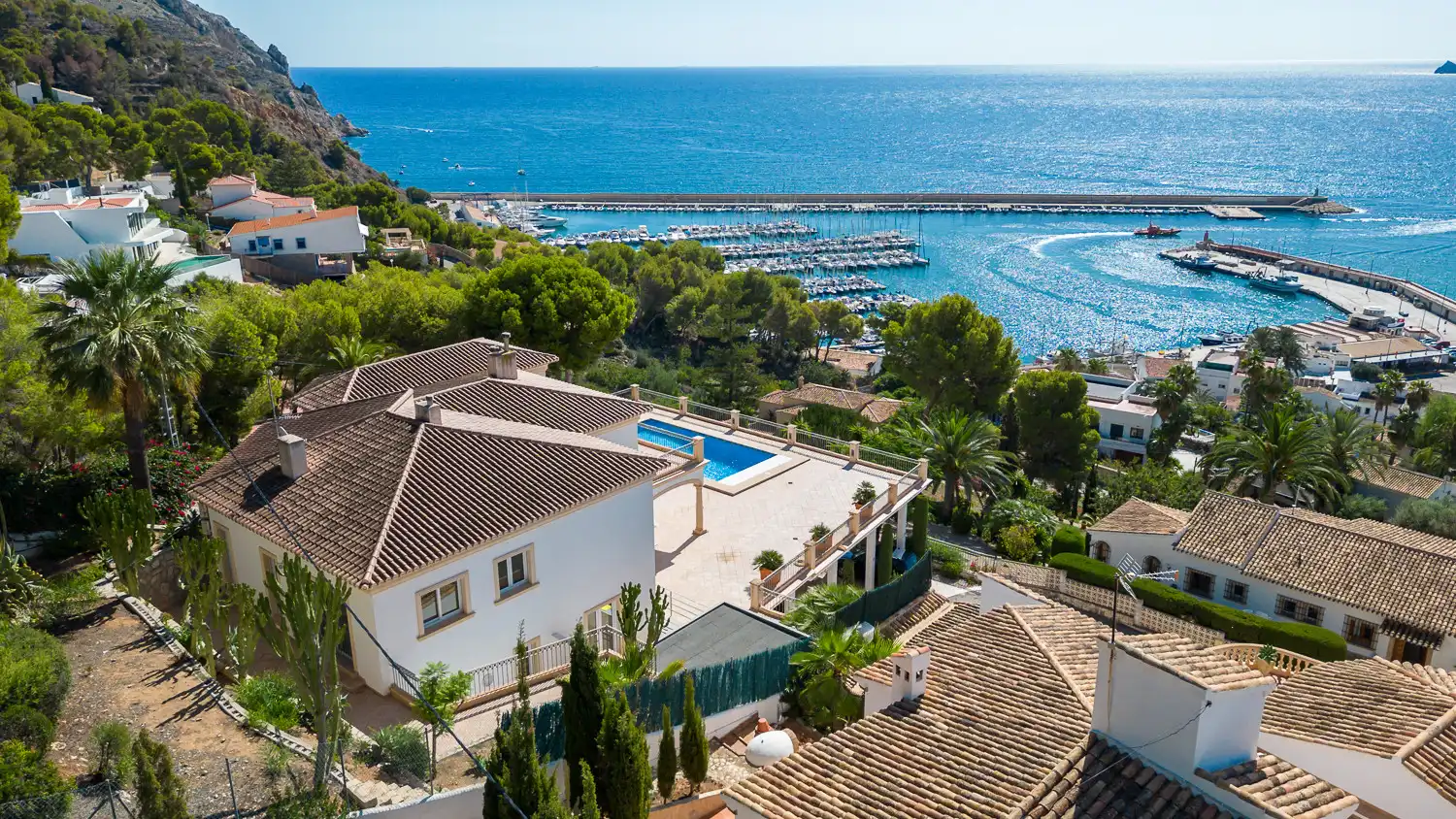 Vista exterior de Casa o chalet en venta en Jávea / Xàbia con Aire acondicionado, Terraza y Piscina