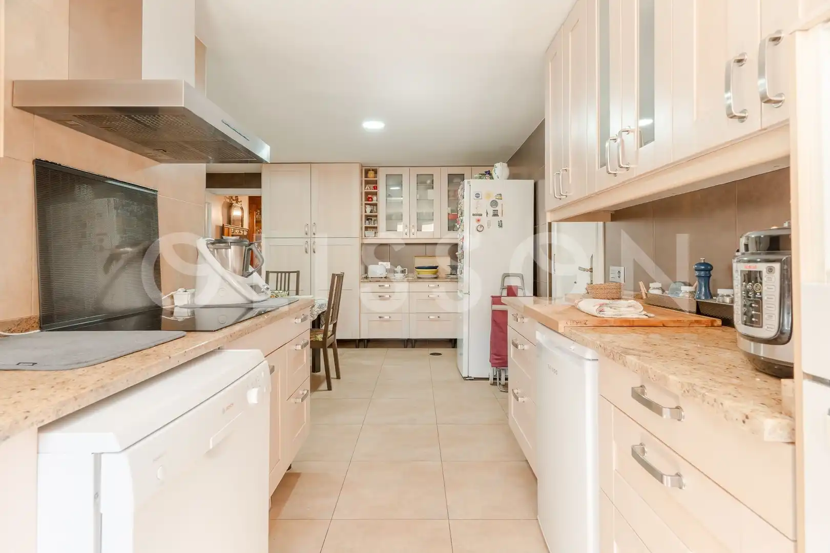 Kitchen of Flat for rent in Madrid  with Storage room and Community pool