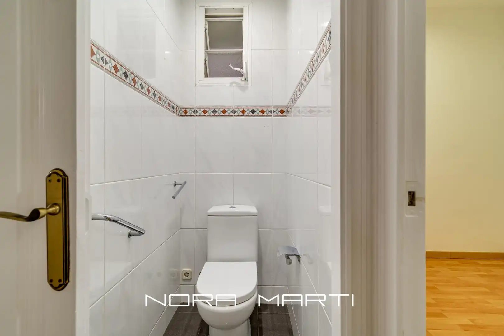 Badezimmer von Wohnung zum Verkauf in Barcelona mit Klimaanlage, Parkett und Terrasse
