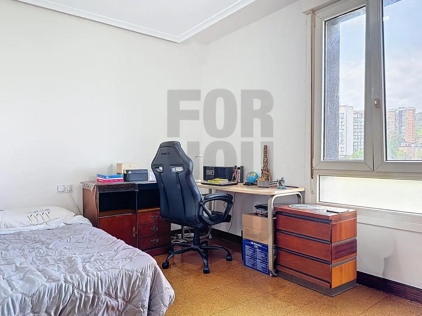 Habitación de Piso en venta en Donostia - San Sebastián  con Calefacción y Balcón