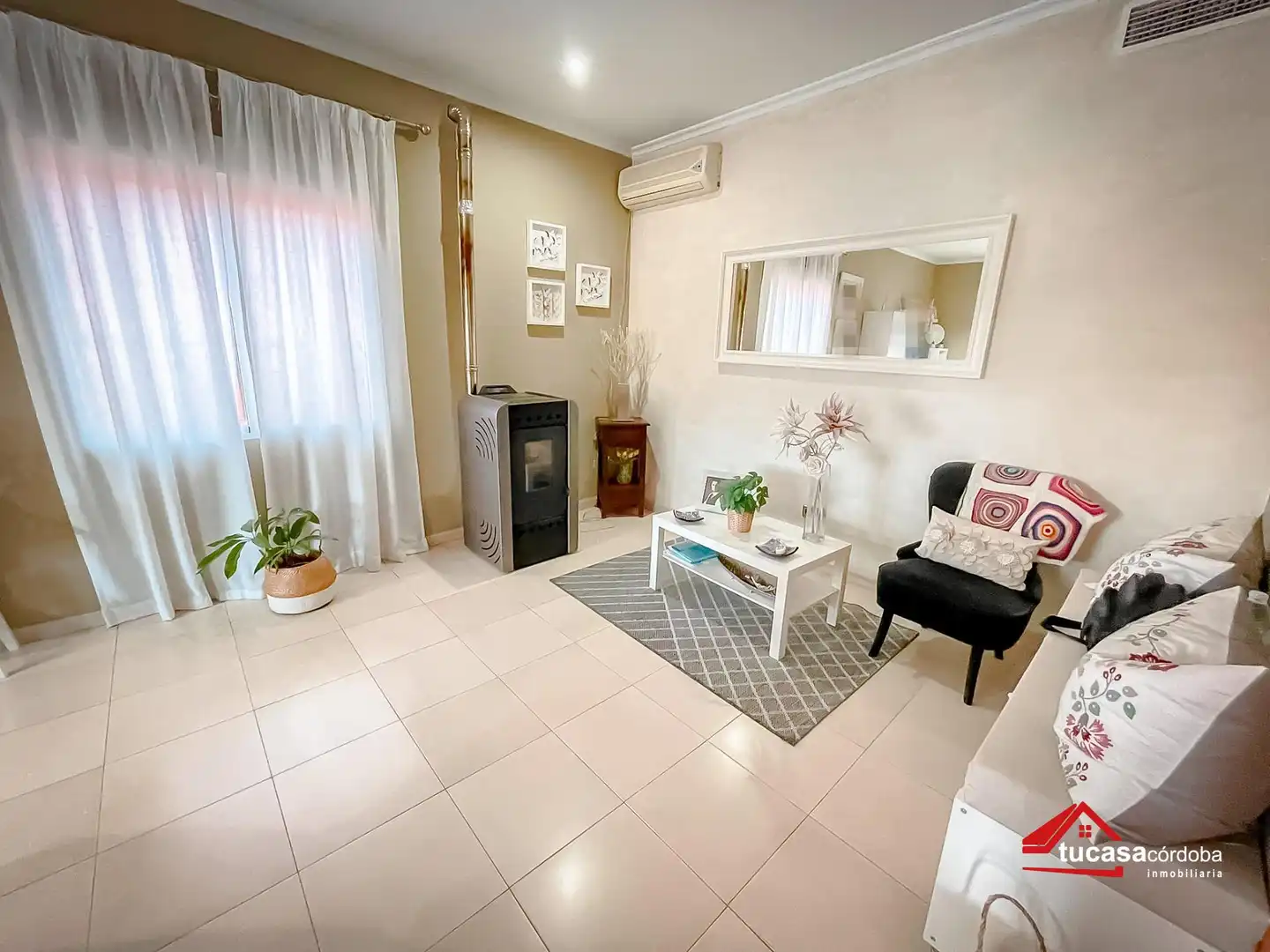 Living room of Country homes for sale in Córdoba  with Air Conditioner, Heating and Private garden