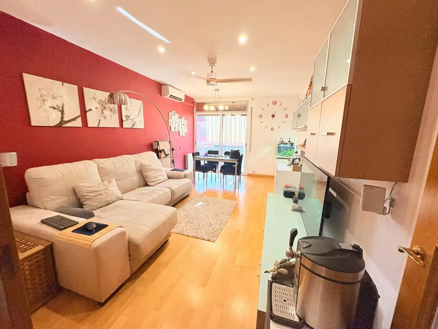 Sala de estar de Piso en venta en Pallejà con Aire acondicionado, Calefacción y Parquet