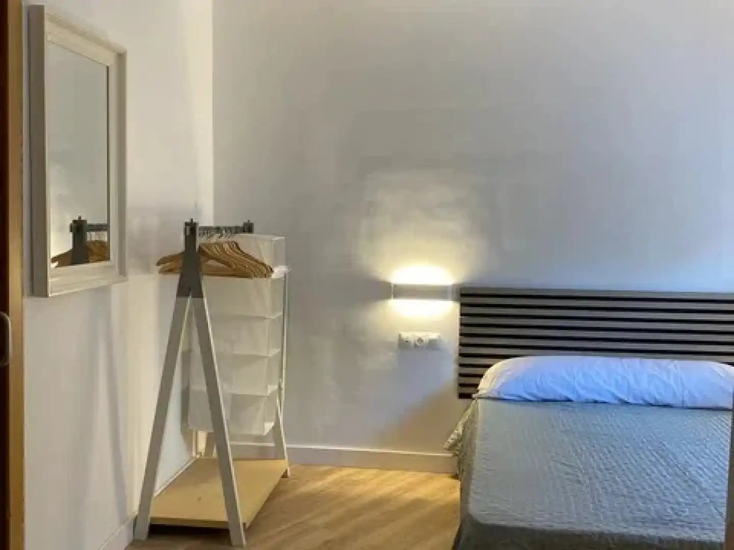Habitación de Estudio de alquiler en Torremolinos con Aire acondicionado, Terraza y Amueblado