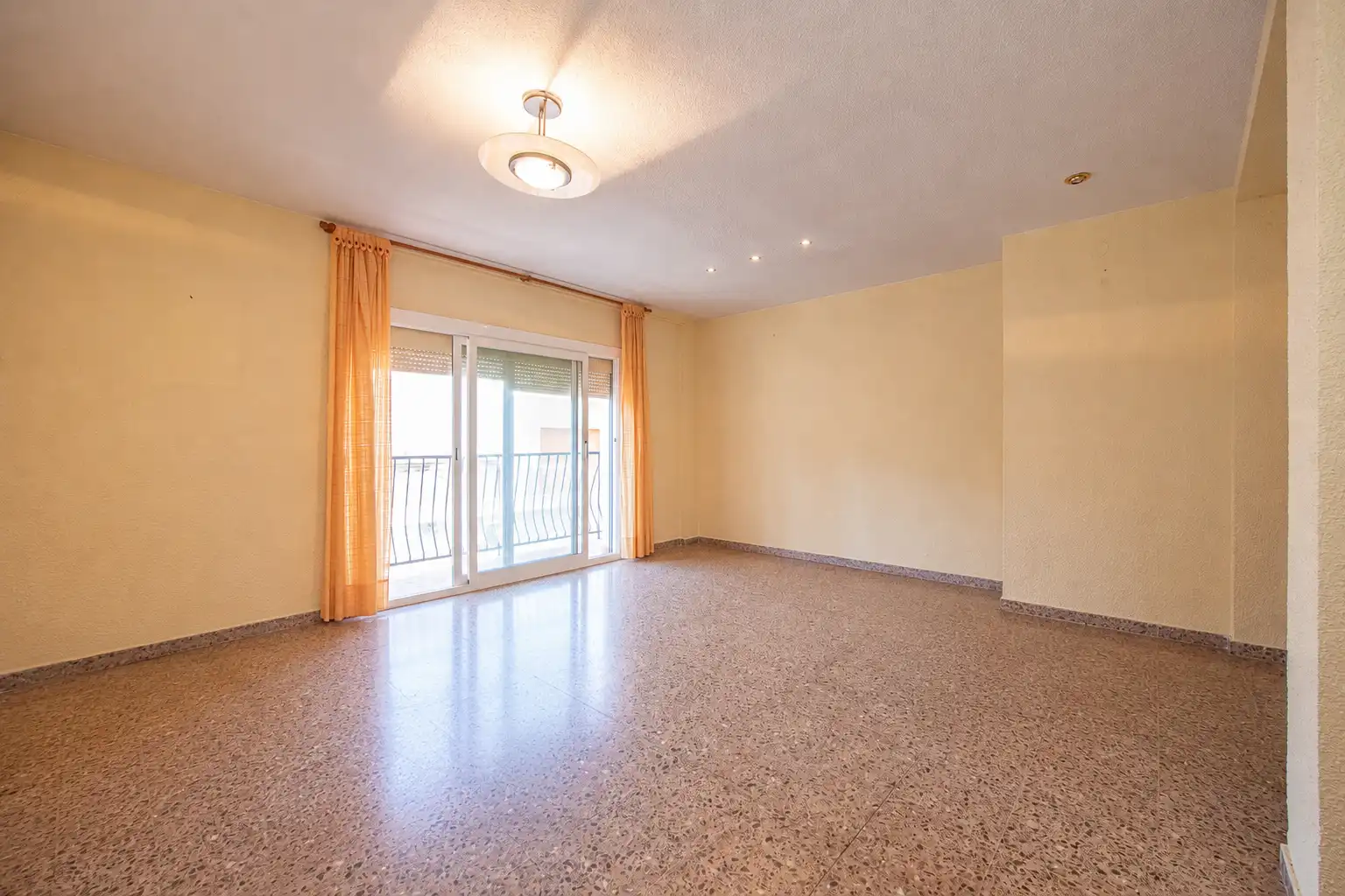 Living room of Flat for sale in Sant Feliu de Guíxols  with Heating, Oven and Balcony
