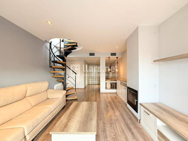 Dúplex en Venta en Carrer Ramon Berenguer IV, 49 en Les Roquetes