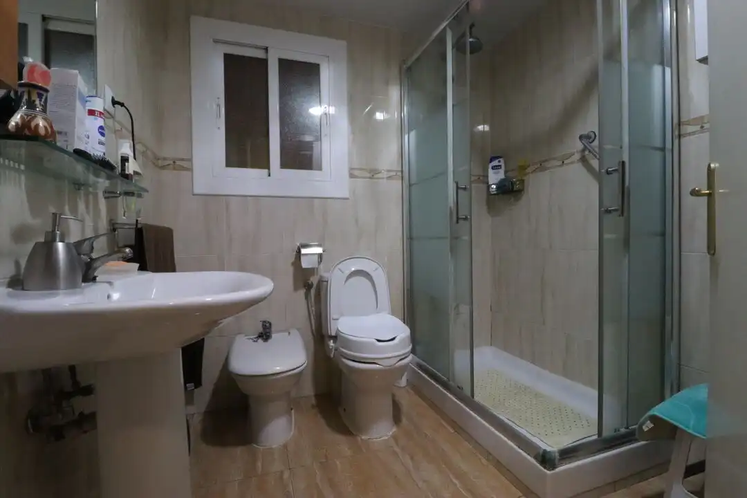 Baño de Piso en venta en Barcelona con Calefacción