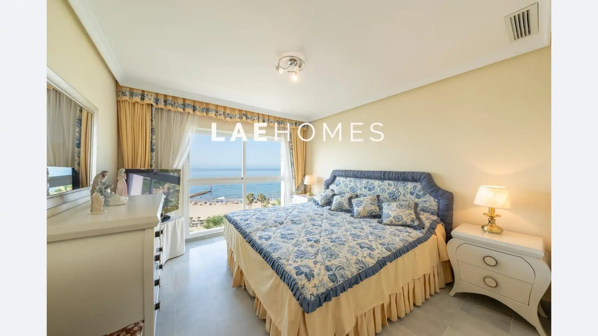 Bedroom of Apartments for sale in Marbella  with Air Conditioner, Heating and Terrace