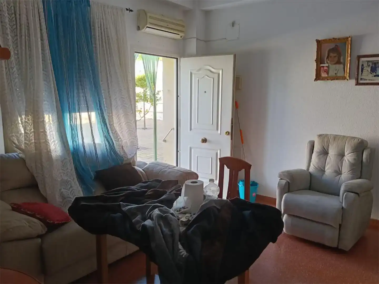 Sala d'estar de Planta baixa en venda en Trigueros amb Aire condicionat i Moblat