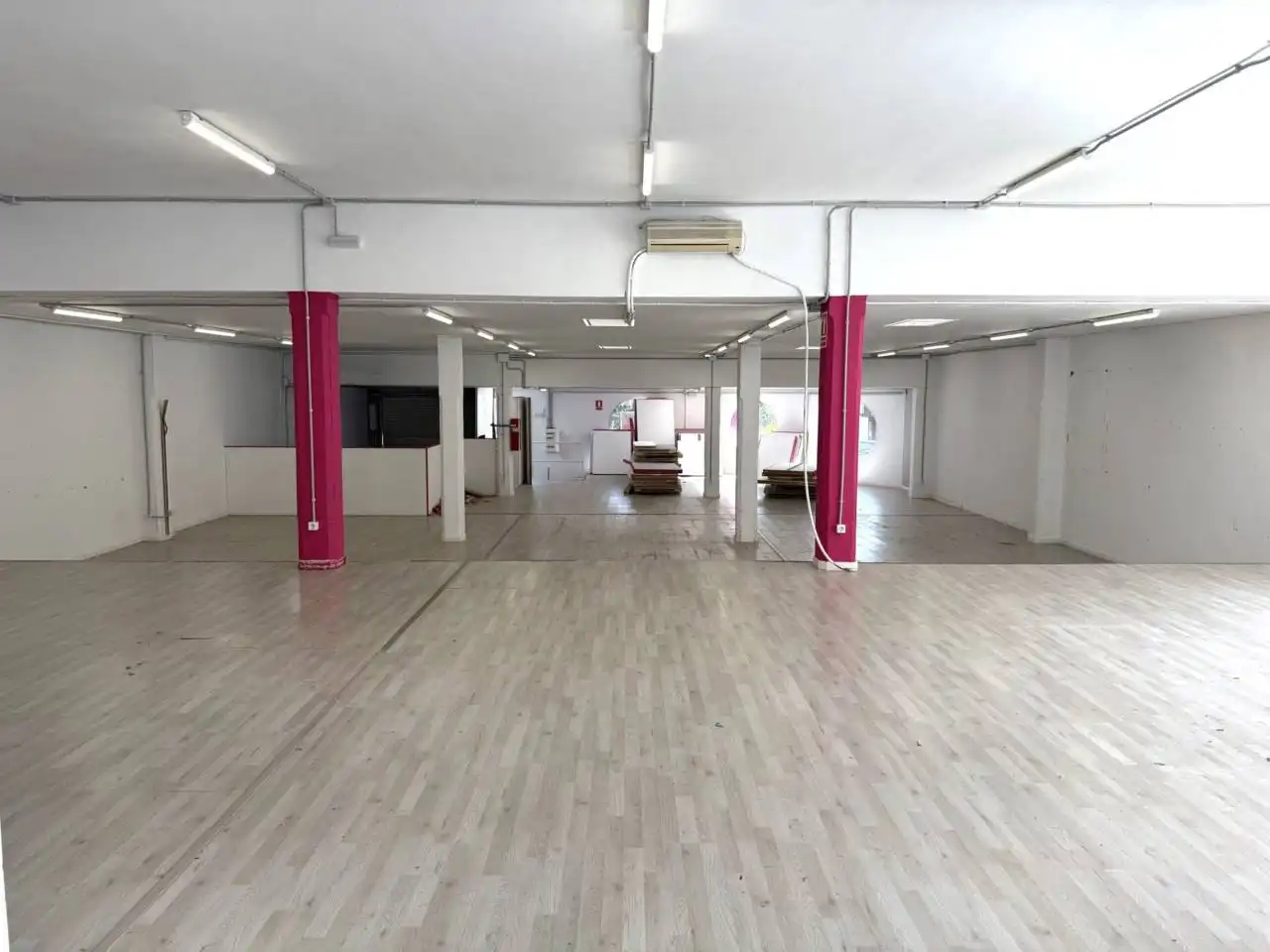 Local comercial en venda a Llevant, imagen 4