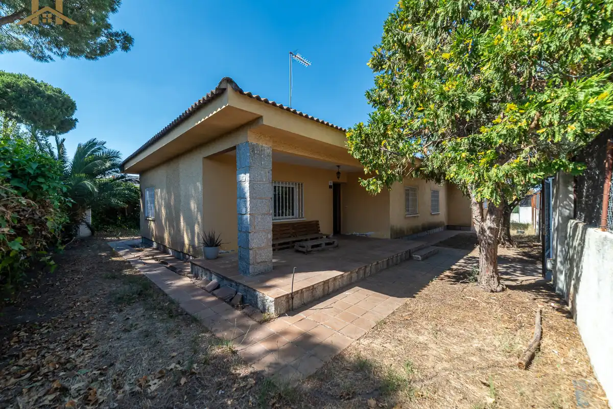 Außenansicht von Haus oder Chalet zum Verkauf in Griñón mit Heizung, Privatgarten und Whirlpool