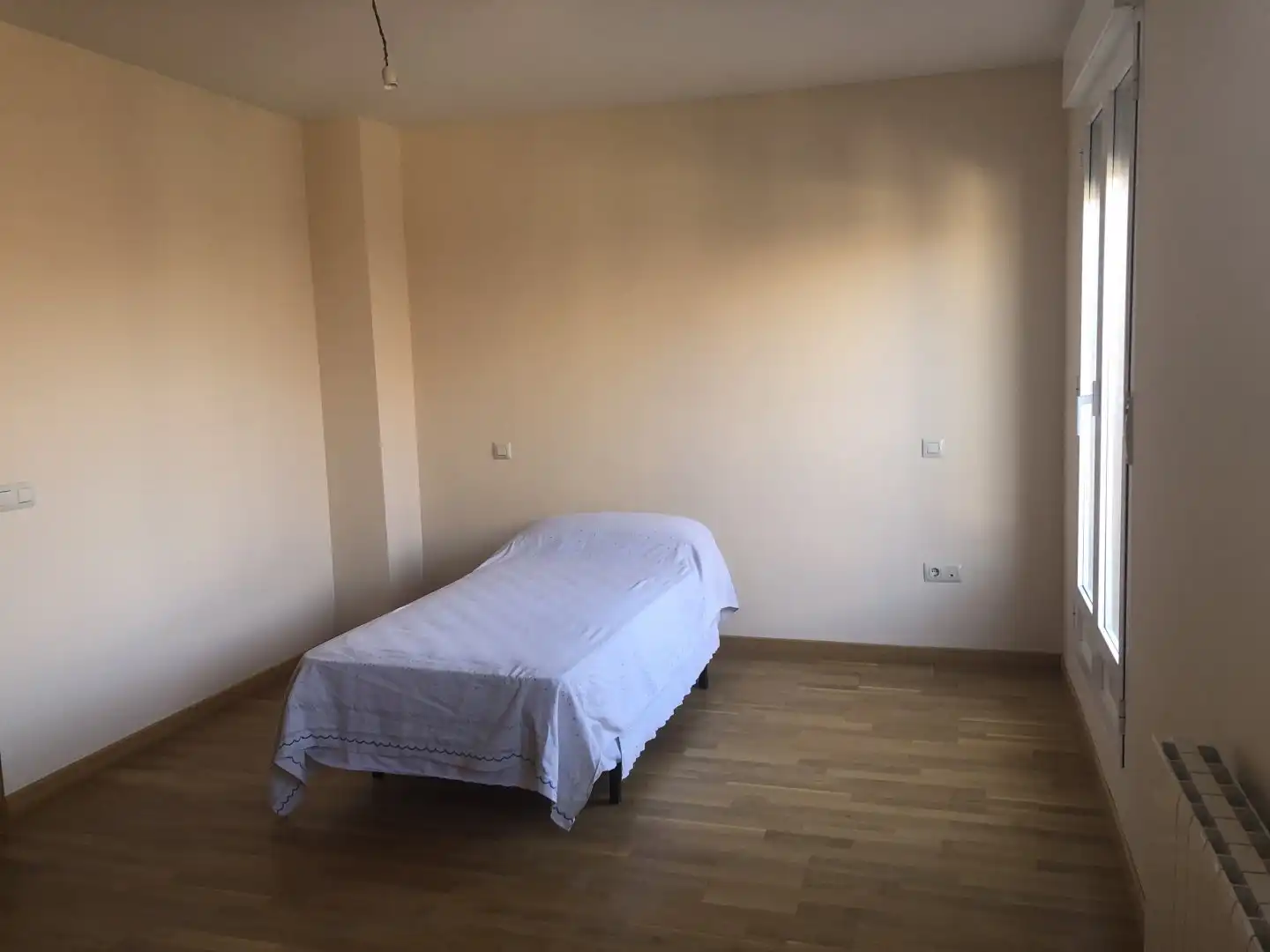 Habitación de Casa adosada en venta en La Lastrilla  con Calefacción, Jardín privado y Terraza