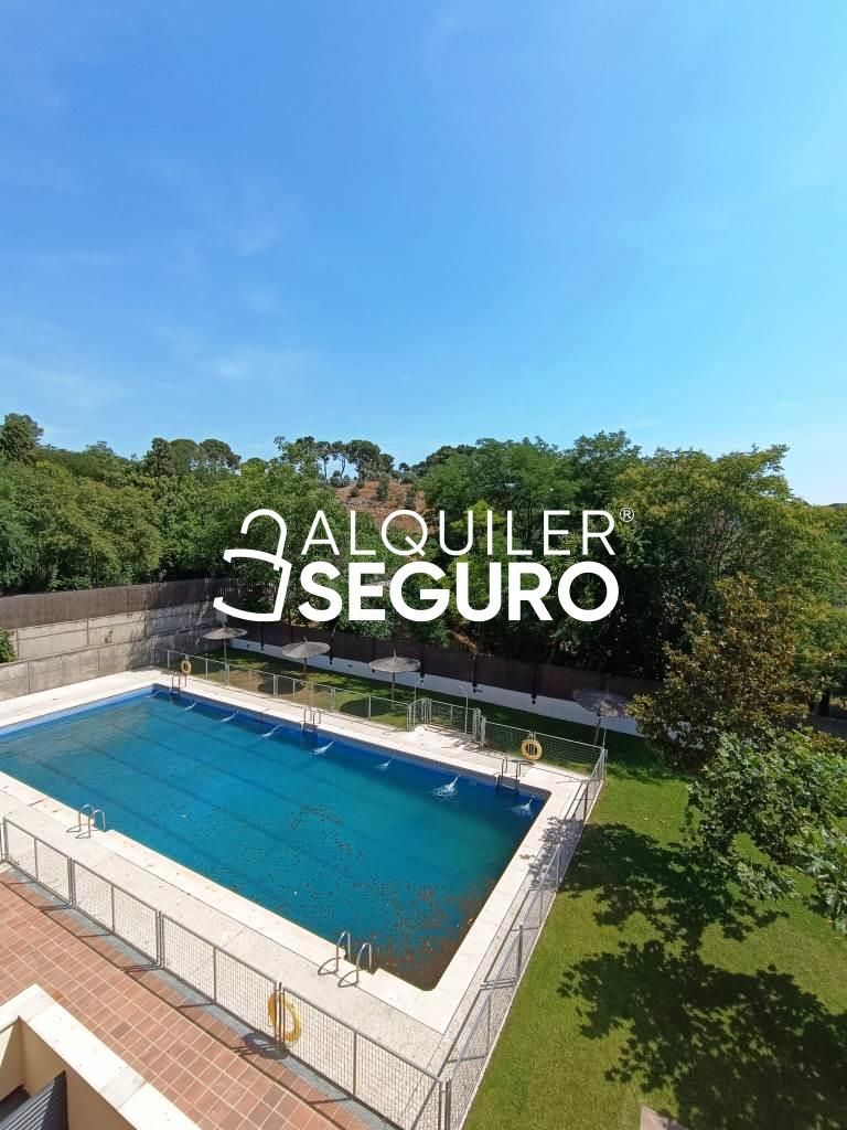Swimming pool of Flat for rent in Valdemoro  with Air Conditioner, Heating and Storage room
