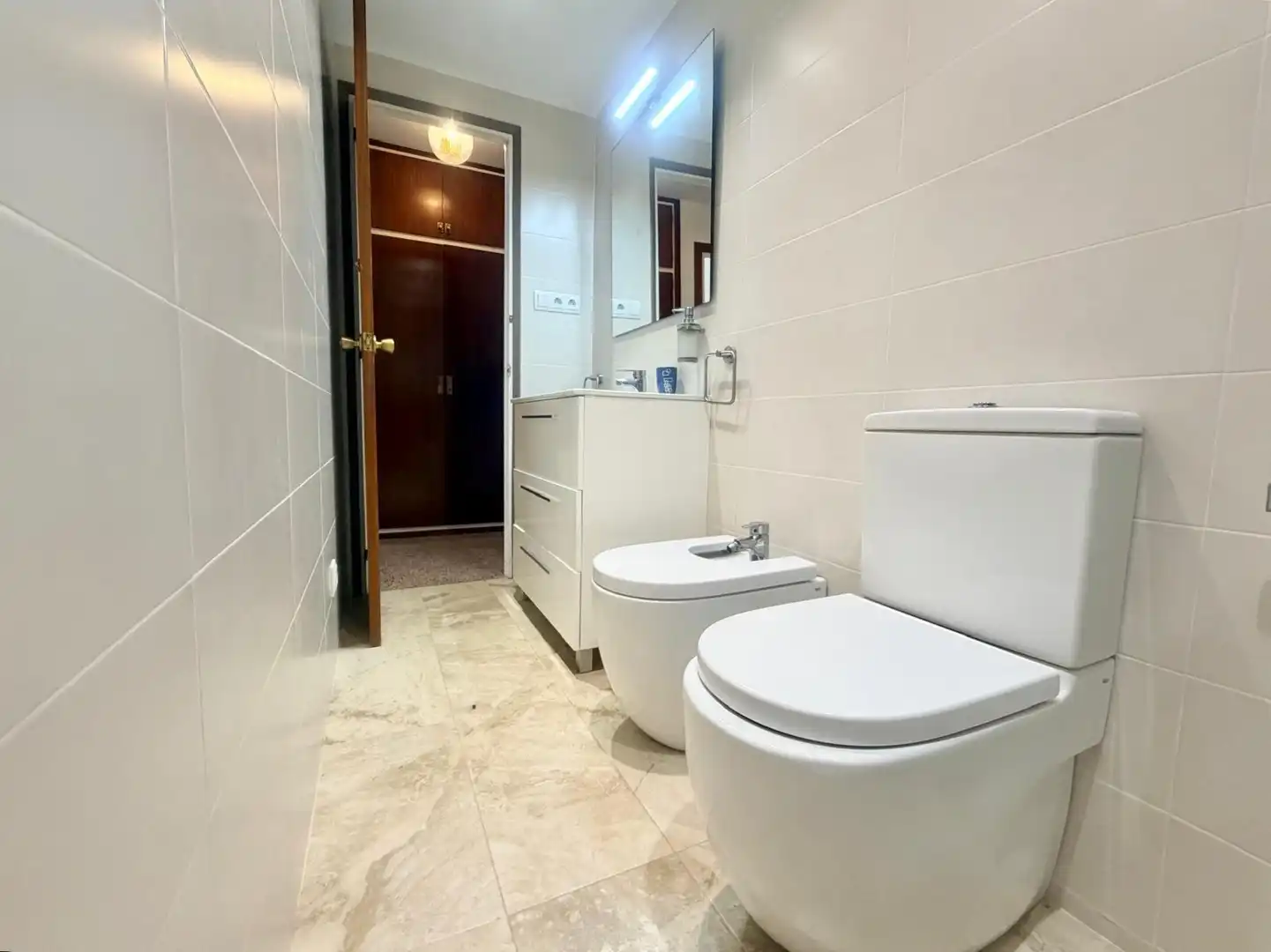 Baño de Piso en venta en Cunit con Jardín privado, Terraza y Trastero