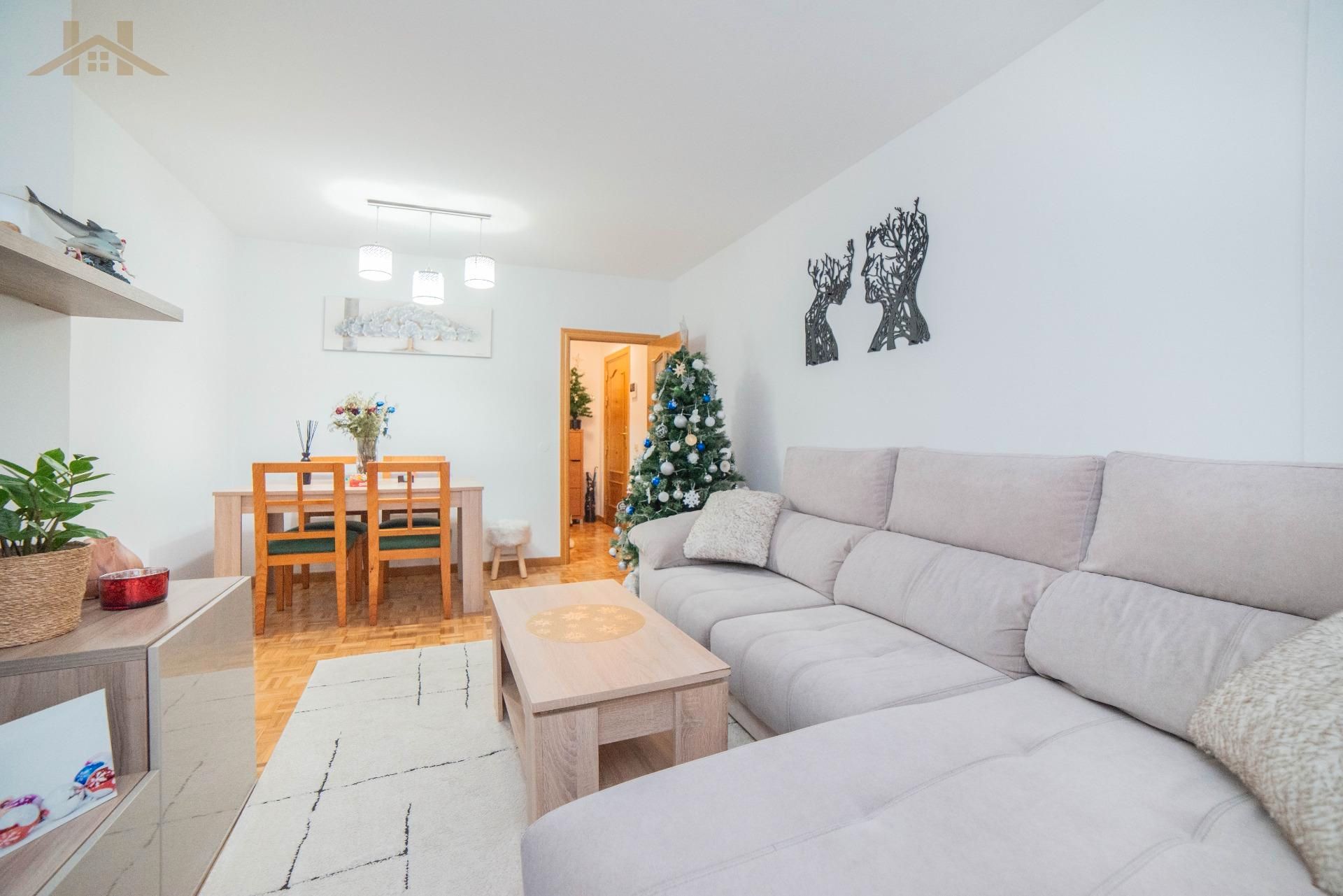 Sala d'estar de Planta baixa en venda en Alcorcón amb Calefacció, Traster i Moblat