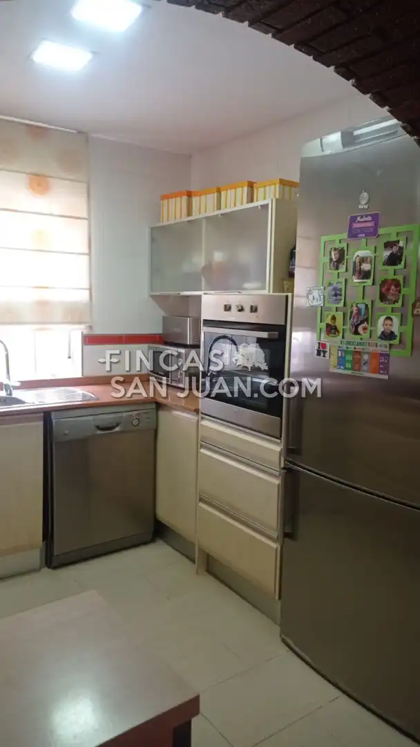 Cuina de Casa o xalet en venda en Alicante / Alacant amb Terrassa i Piscina