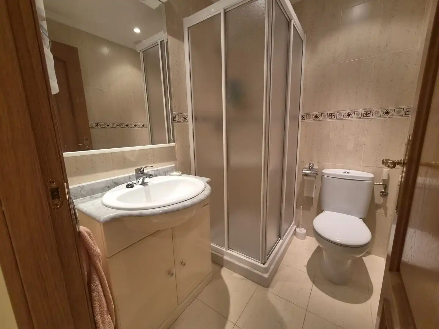 Bathroom of Flat for sale in Entrena, La Rioja