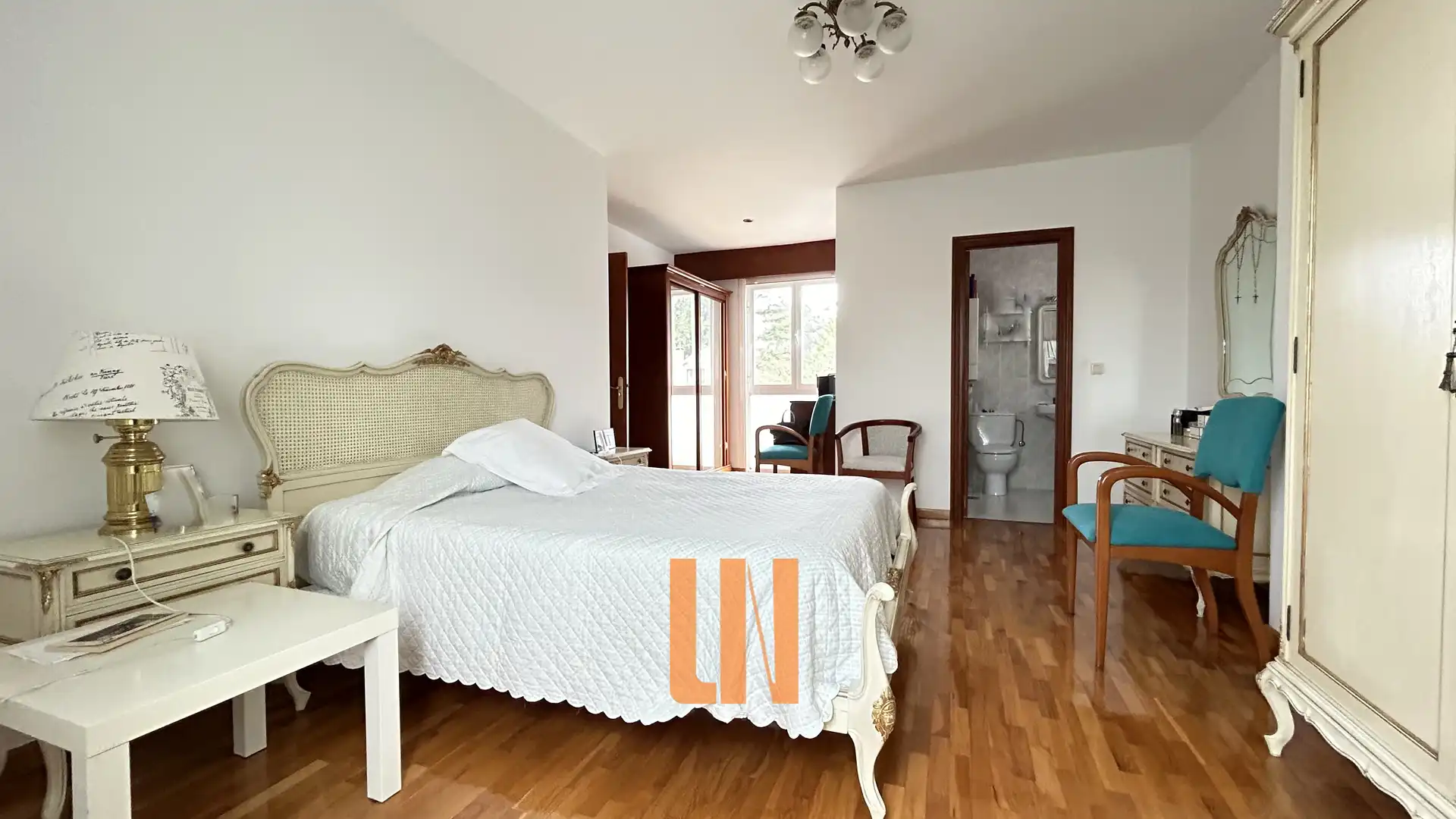 Habitación de Casa o chalet en venta en Oleiros con Calefacción, Jardín privado y Parquet