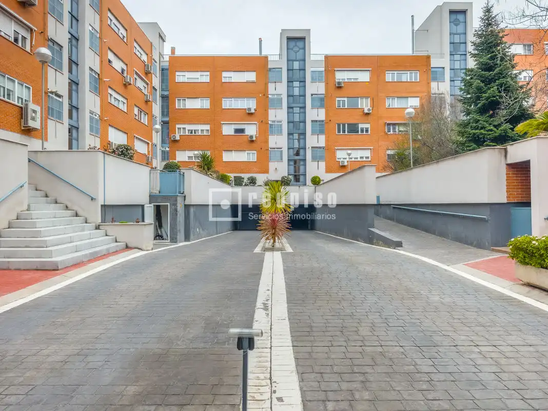 Exterior view of Flat for sale in Madrid  with Heating, Private garden and Parquet flooring