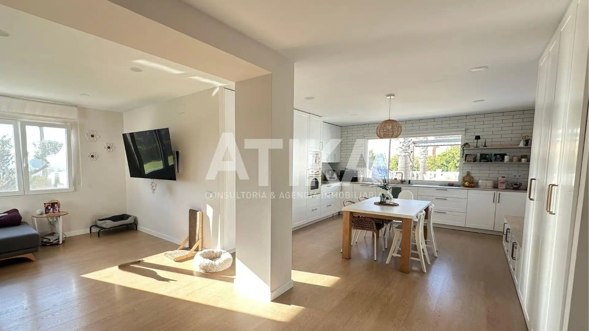 Dining room of Houses for sale in Ontinyent  with Air Conditioner, Private garden and Parquet flooring