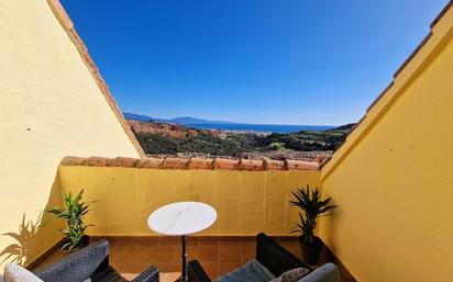 Vista exterior de Àtic en venda en Manilva amb Aire condicionat i Terrassa