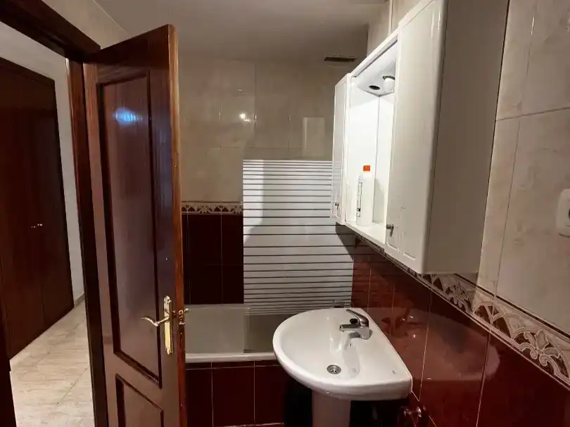 Bany de Pis per a compartir en Villanueva de la Cañada ciudad
