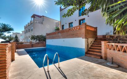 Piscina de Casa o xalet en venda en Benalmádena amb Aire condicionat, Terrassa i Piscina