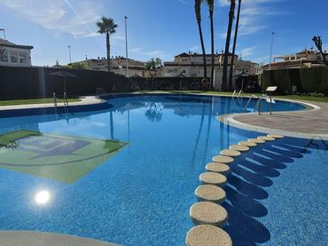 Duplex with garden for sale in Orihuela Costa