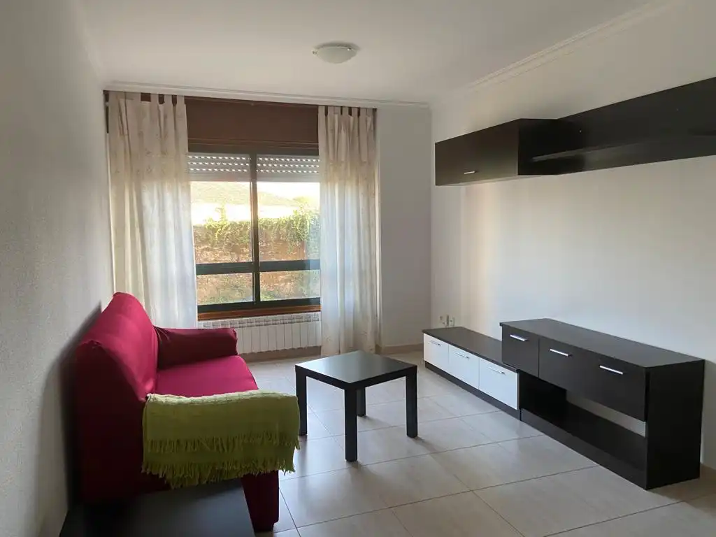 Sala de estar de Piso de alquiler en Pontevedra Capital  con Calefacción, Trastero y Horno