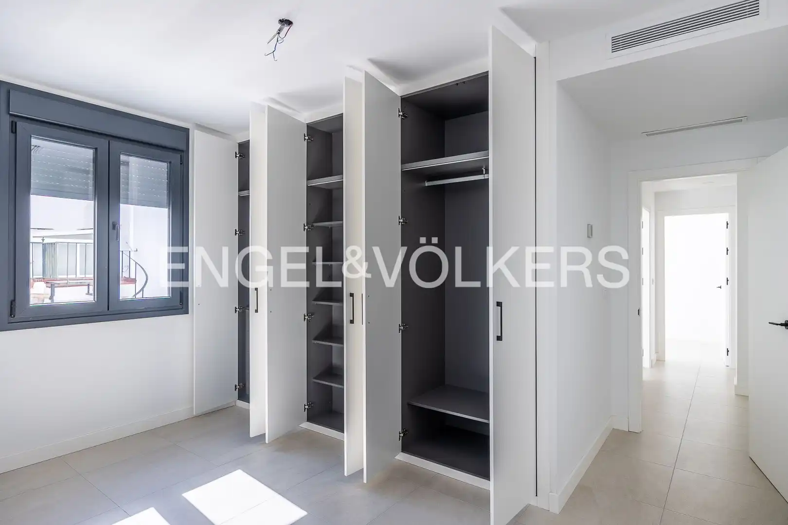 Habitación de Piso en venta en Sevilla con Aire acondicionado, Calefacción y Piscina