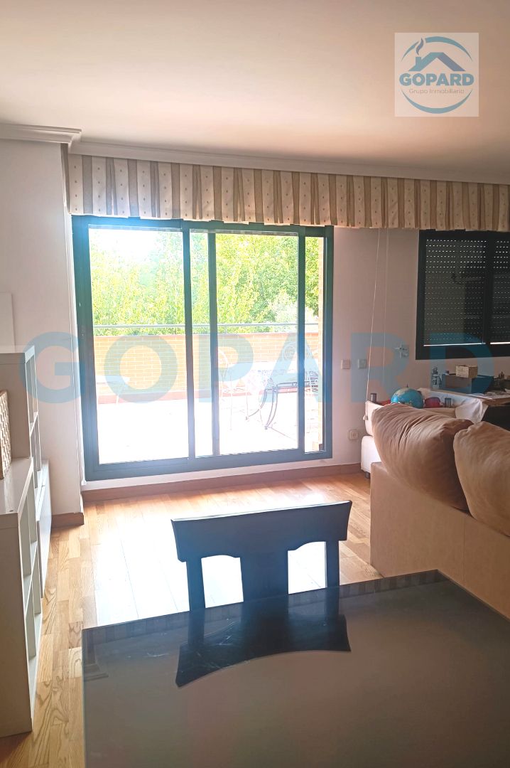 Sala d'estar de Pis de lloguer en Villanueva de la Cañada amb Aire condicionat, Calefacció i Parquet