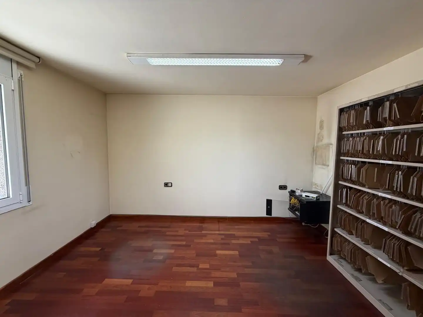 Office for rent in Girona  with Air Conditioner and Heating