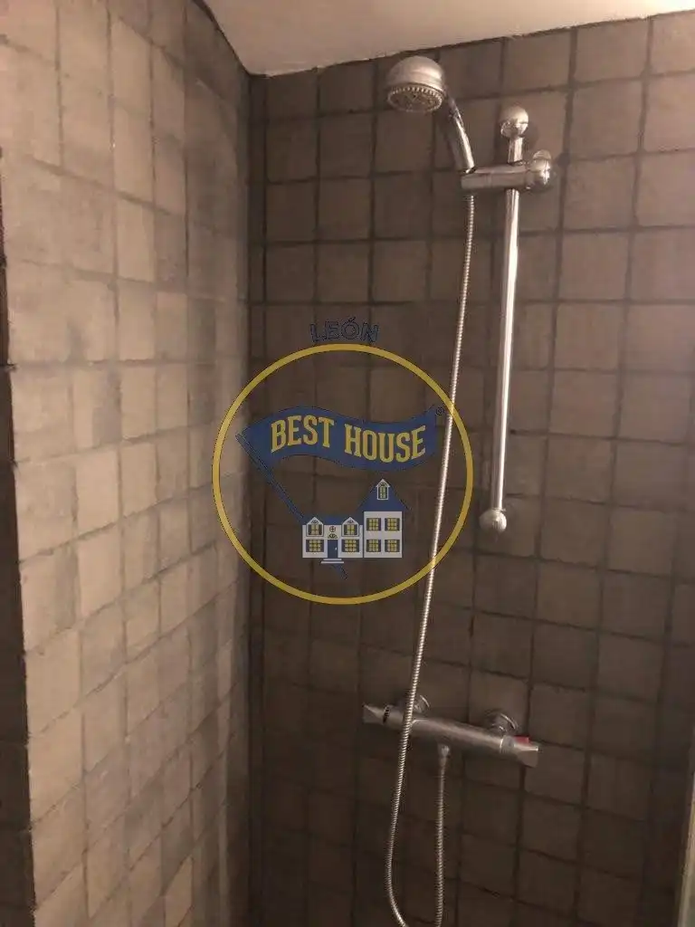 Bathroom of Apartments for sale in León Capital   with Heating and Furnished