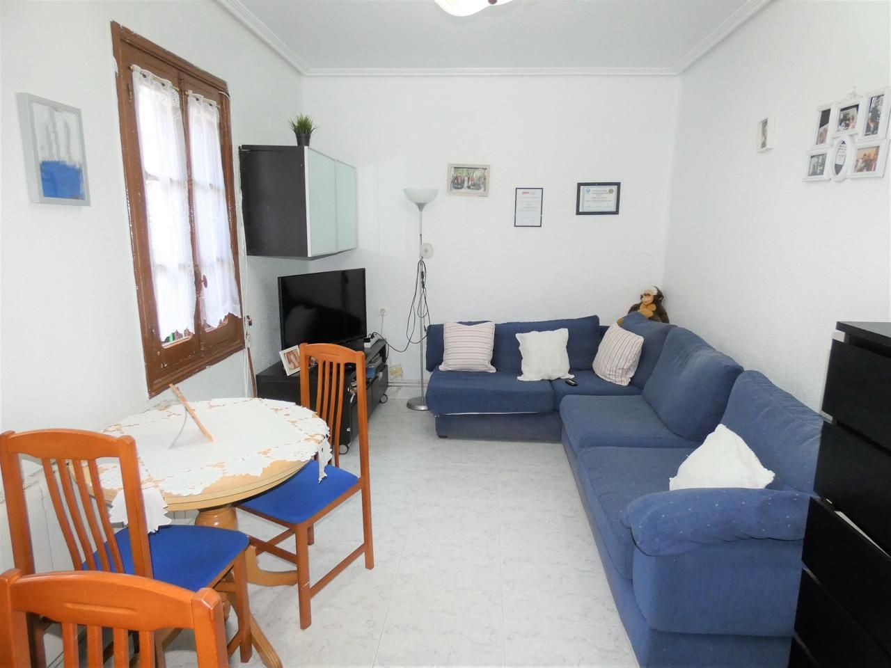 Sala d'estar de Casa o xalet en venda en Barakaldo  amb Calefacció, Terrassa i Balcó