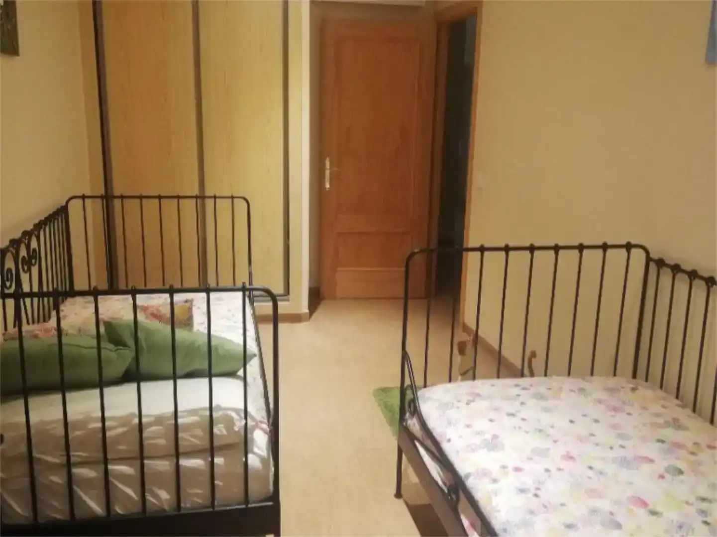 Habitación de Piso en venta en Villa del Campo con Aire acondicionado, Jardín privado y Amueblado