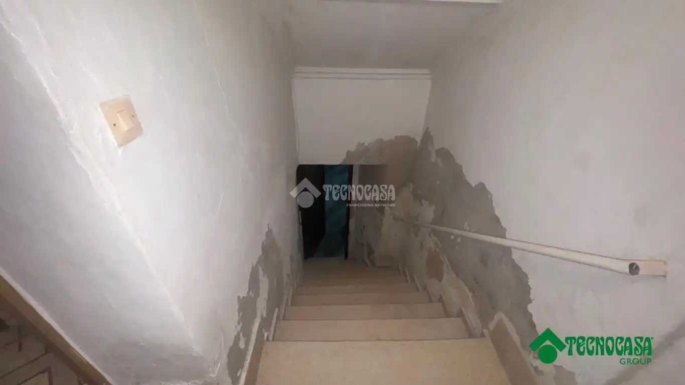 Casa adosada en venda a C. Constantino Alhambra, Villarejo de Fuentes