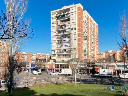 Vista exterior de Pis en venda en  Madrid Capital amb Calefacció i Terrassa