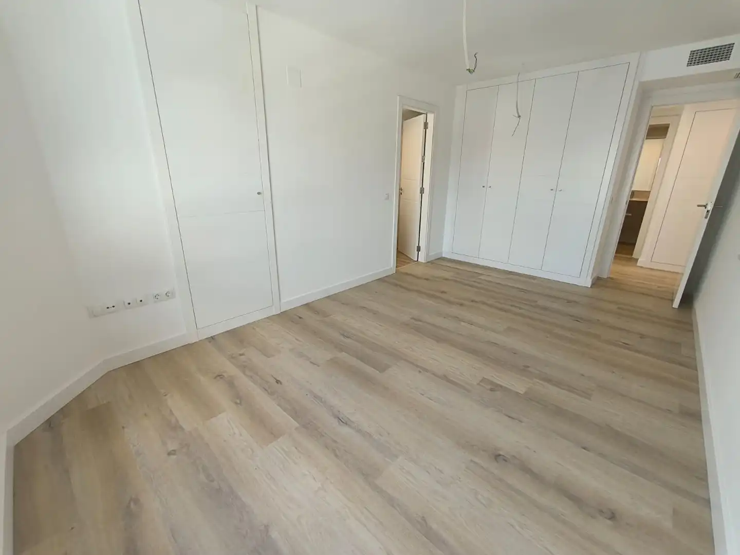 Dormitori de Apartament de lloguer en Marbella amb Aire condicionat, Terrassa i Traster