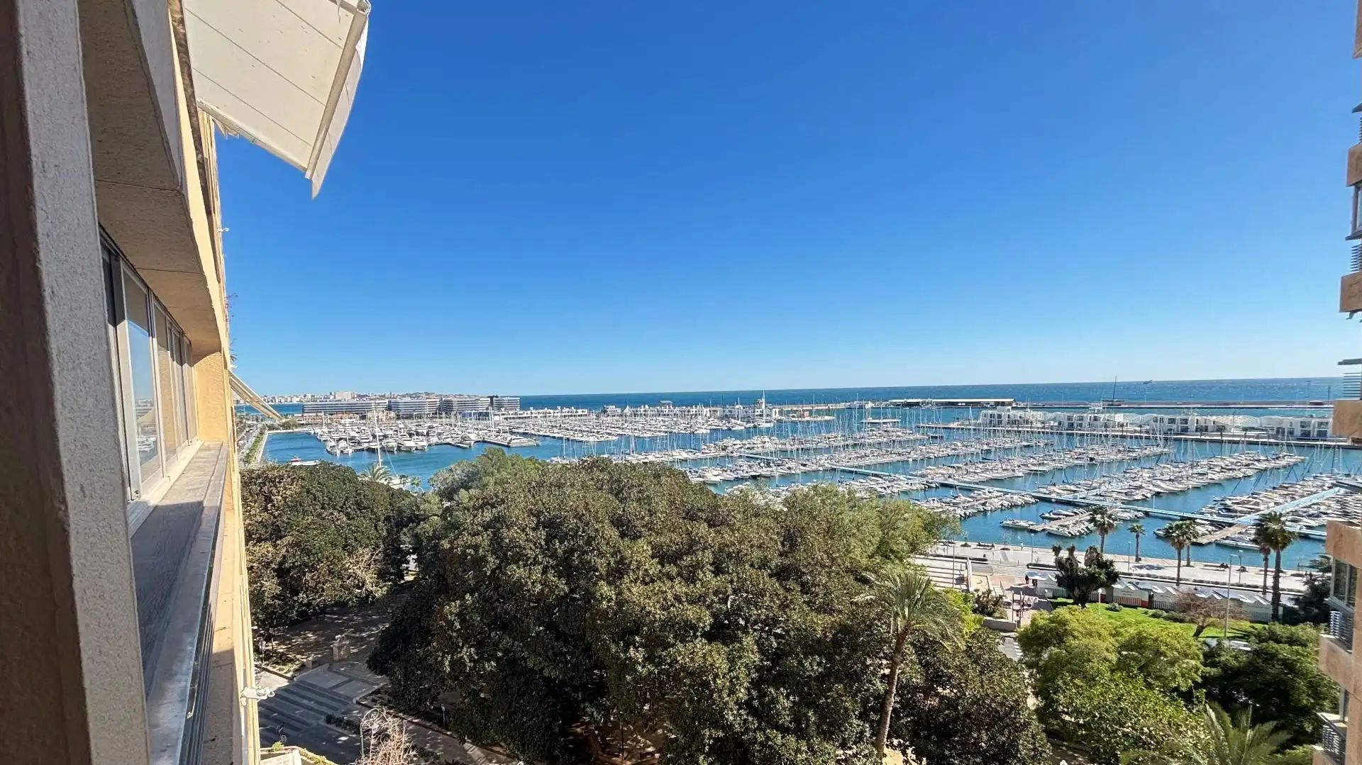 Appartamento con ascensore in vendita a Avenida del Doctor Gadea 1