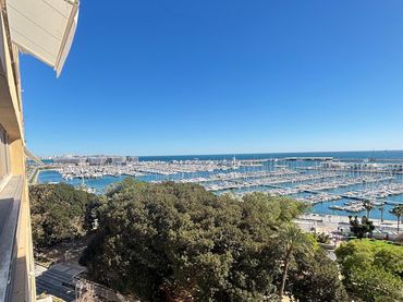 Appartement avec ascenseur à vendre à Avenida del Doctor Gadea 1