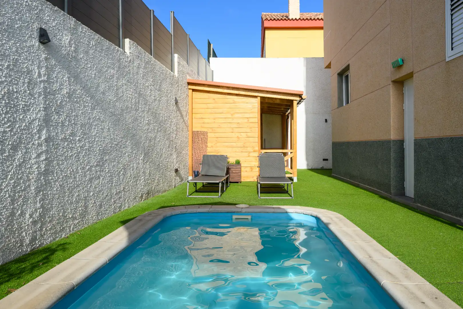 Piscina de Casa adosada en venda en Las Palmas de Gran Canaria amb Jardí privat, Terrassa i Traster