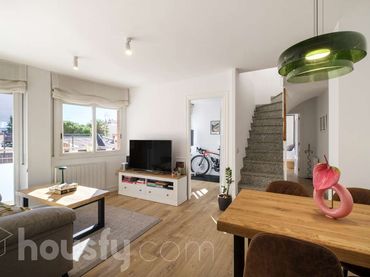 Duplex with balcony for sale in Calle Llibertat .