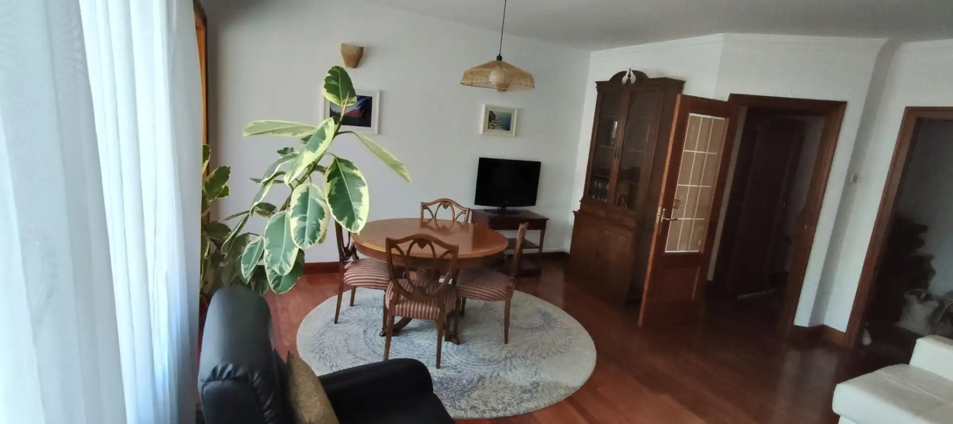 Sala d'estar de Pis de lloguer en Getxo  amb Terrassa, Moblat i Balcó