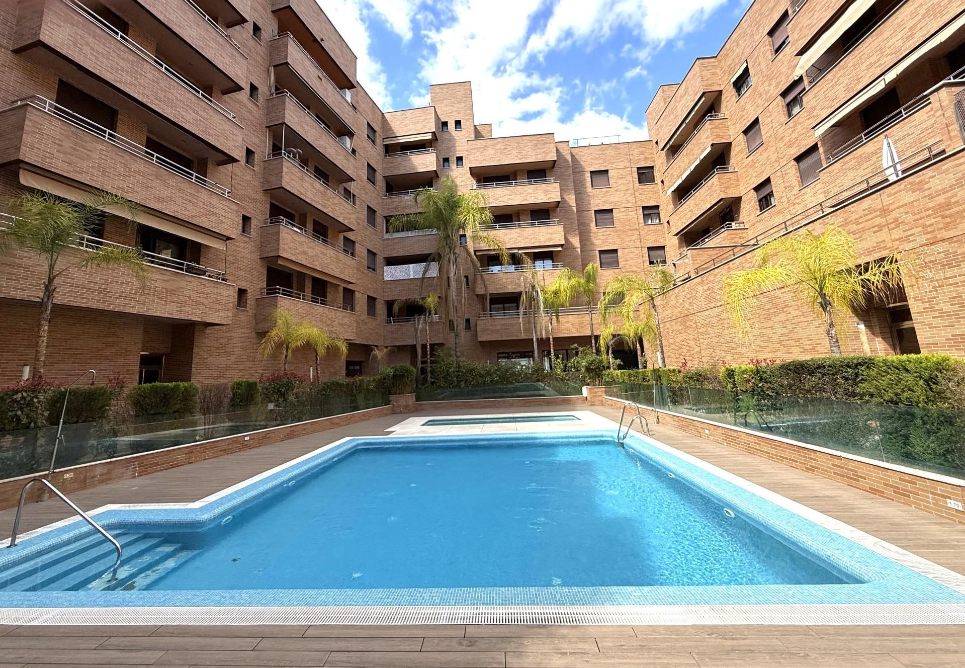Piscina de Pis en venda en  Córdoba Capital amb Calefacció, Terrassa i Piscina comunitària